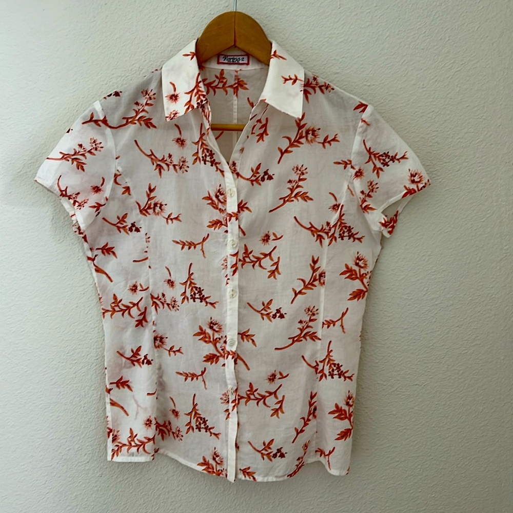 FarinaZ short-sleeve tailored blouse.